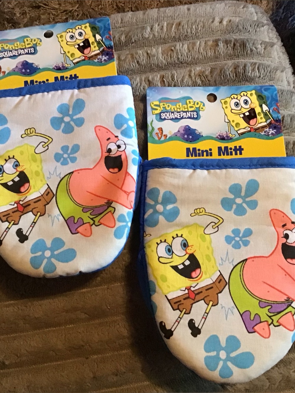 Set of  2 SpongeBob Squarepants White Mini Mitt with Blue Floral & Yellow